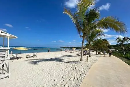 Hospitalityexpert Charming 4 Bedroom Villa Sleeps 10 - Pool Hot Tub Beach & Private Chef مونتيغو باي