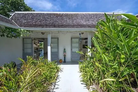Hospitalityexpert Charming 4 Bedroom Villa Sleeps 10 - Pool Hot Tub Beach & Private Chef مونتيغو باي
