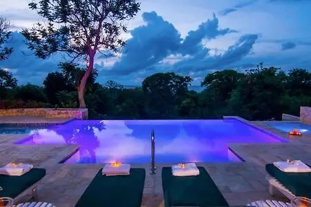 Hospitalityexpert Charming 4 Bedroom Villa Sleeps 10 - Pool Hot Tub Beach & Private Chef مونتيغو باي